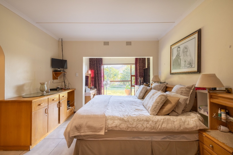 4 Bedroom Property for Sale in Lower Robberg Western Cape
